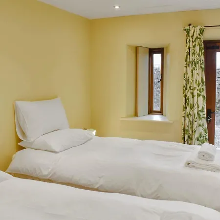 High Barugh Holiday home *
